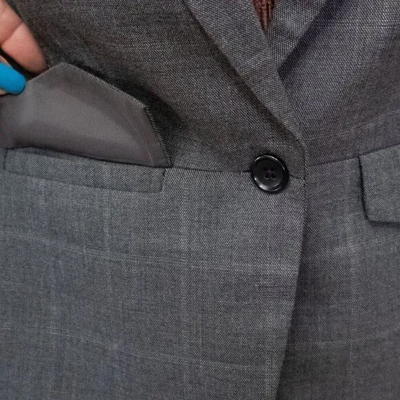 Banana Republic Blazer in size 4 - Picture 3 of 11